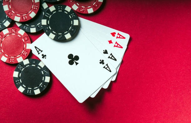 Live-dealer blackjack table alongside esports betting interface